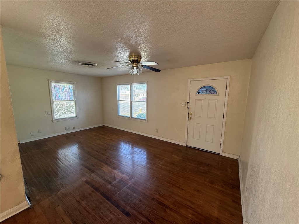 4462 Carlton St Property Photo 6