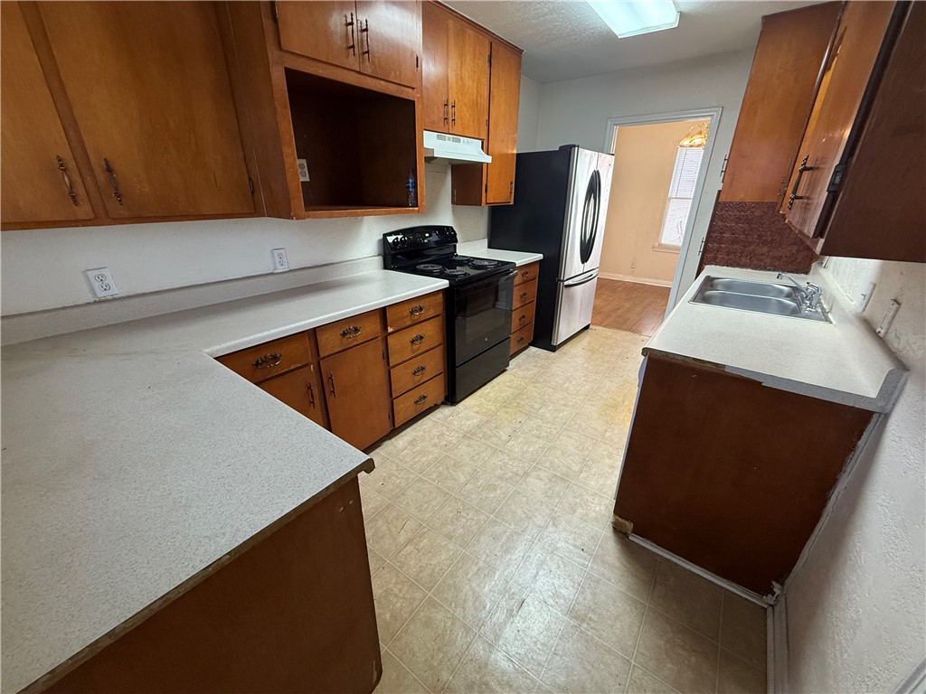 4462 Carlton St Property Photo 10