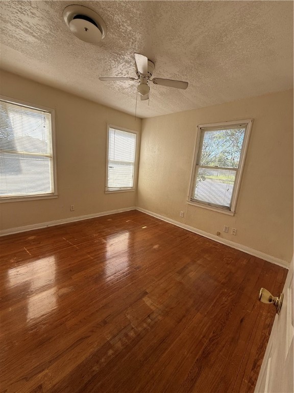 4462 Carlton St Property Photo 15