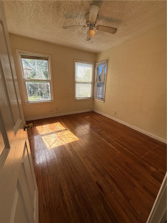 4462 Carlton St Property Photo 17