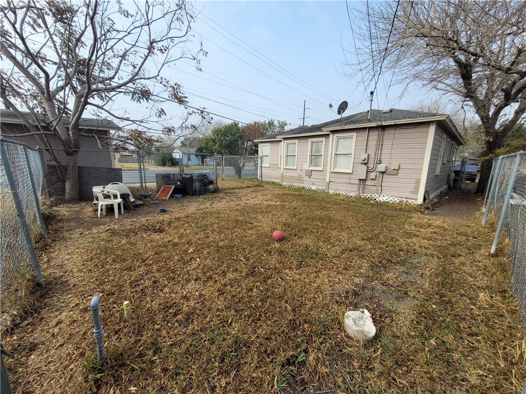 4462 Carlton St Property Photo 20
