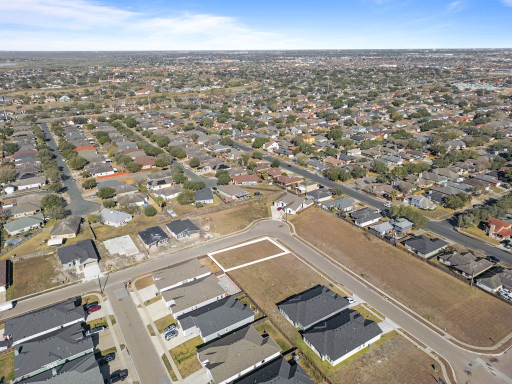 6701 La Salle Dr Property Photo 4