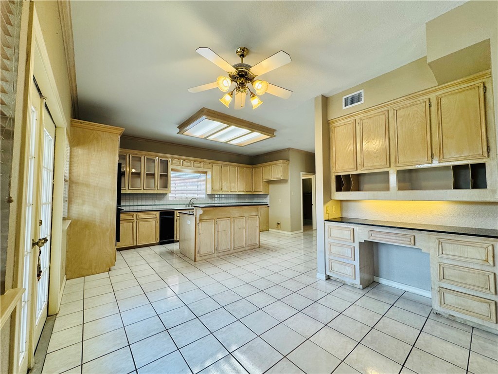 6242 Strasbourg Dr Property Photo 5
