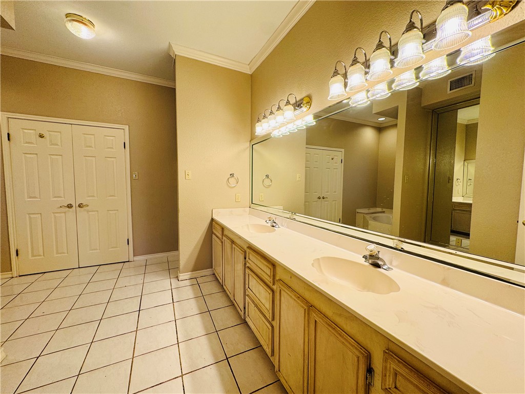 6242 Strasbourg Dr Property Photo 10