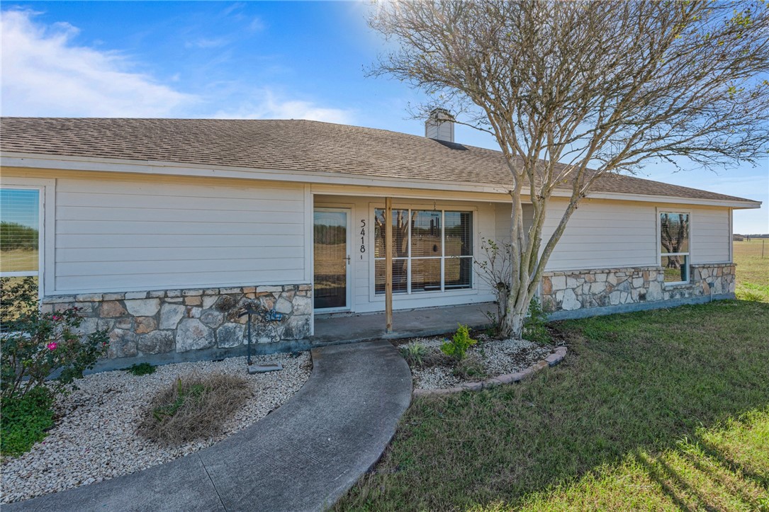 5418 County Road 101 Property Photo 2