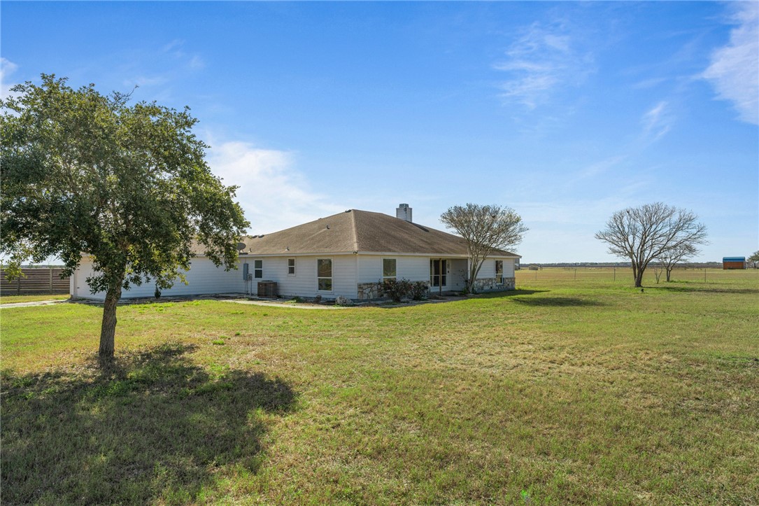 5418 County Road 101 Property Photo 4