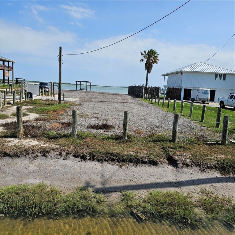 3 Belaire Dr Property Photo 14