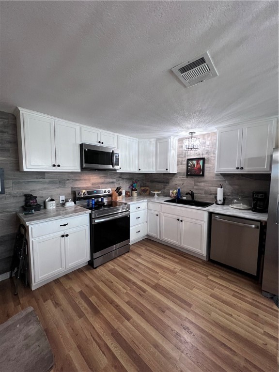 210 Swift St Property Photo 6