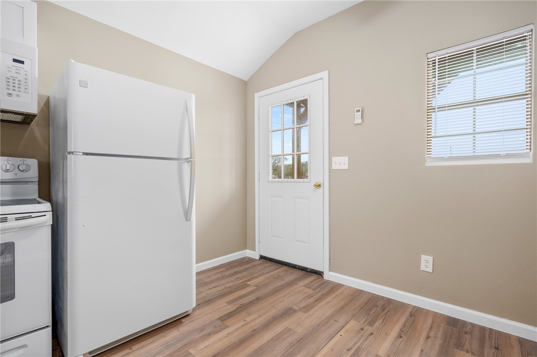 2032 Dallas St Property Photo 4