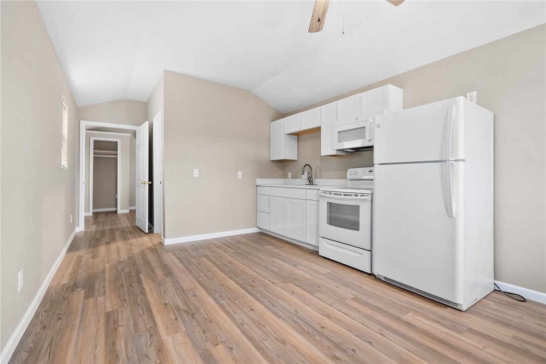 2032 Dallas St Property Photo 6