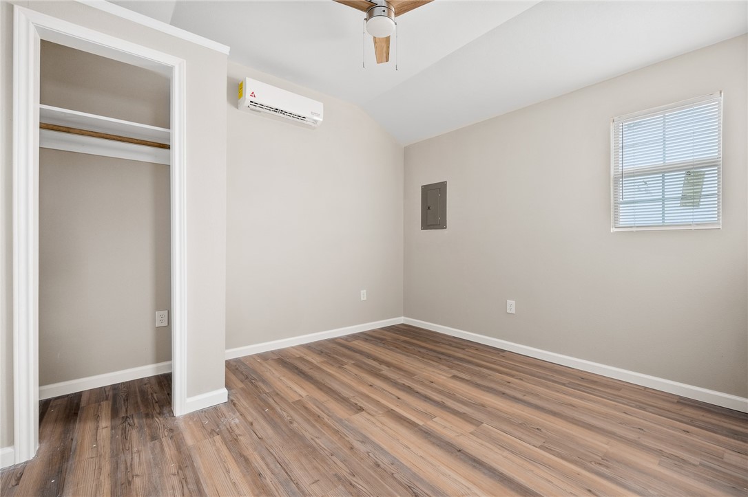 2032 Dallas St Property Photo 10