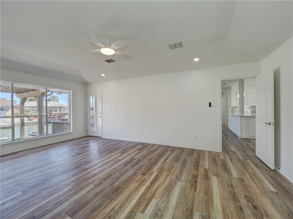 13818 Halyard Dr. Property Photo 14