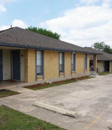 1634 W Woodlawn Ave Property Photo 8