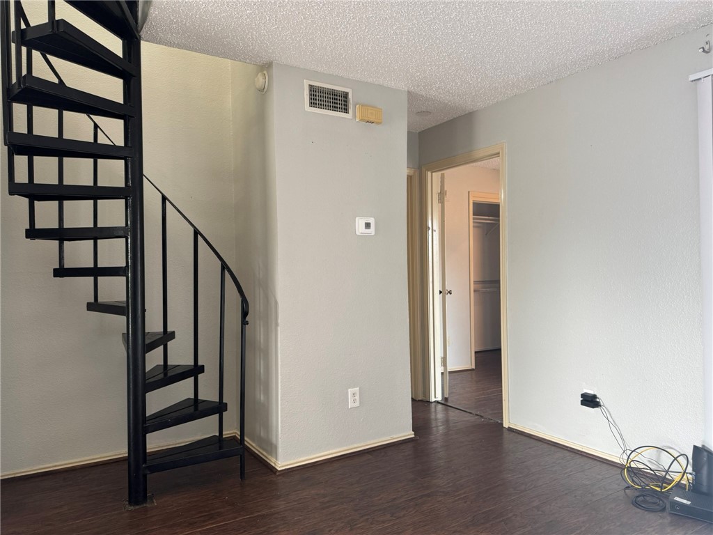 7122 Premont Dr E 203 Property Photo 8