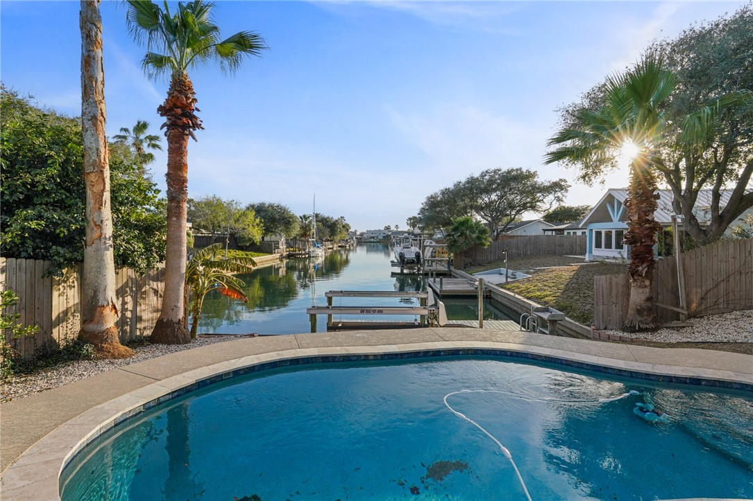 13907 Sea Horse Ave Property Photo 2