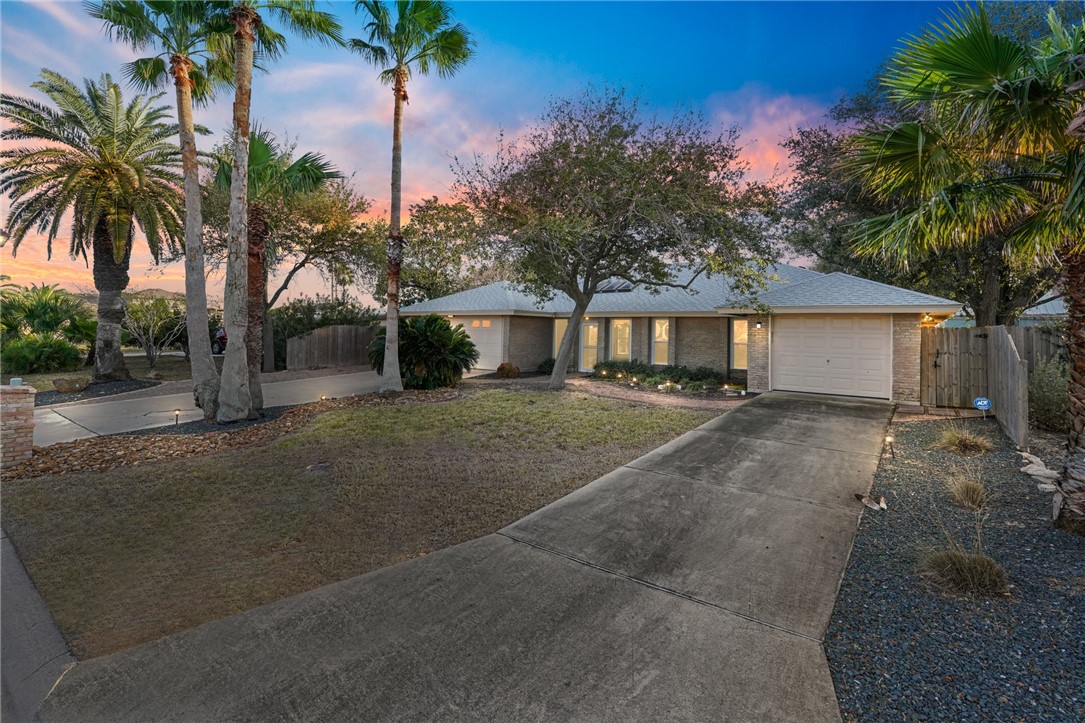 13907 Sea Horse Ave Property Photo 5