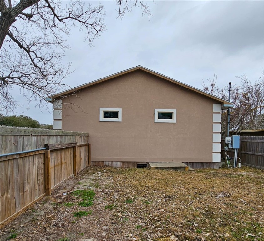 129 S Verne St Property Photo 7