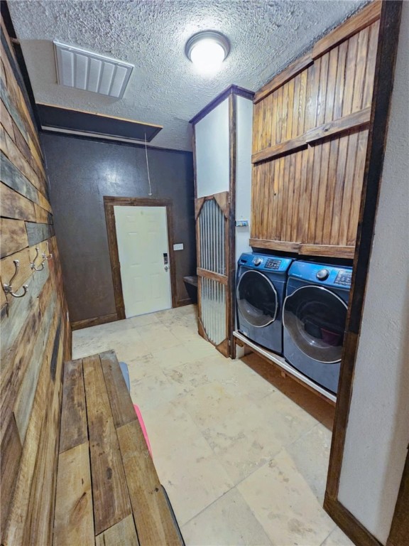 129 S Verne St Property Photo 22