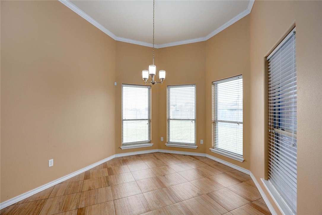 3702 E Lake Dr Property Photo 5