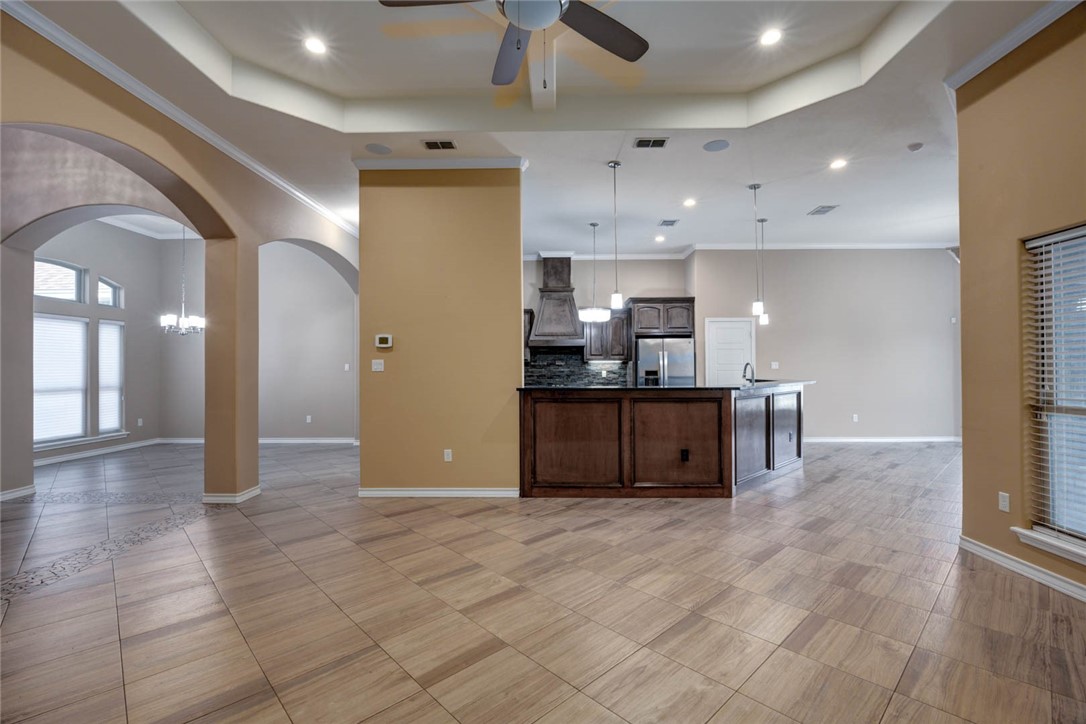 3702 E Lake Dr Property Photo 6