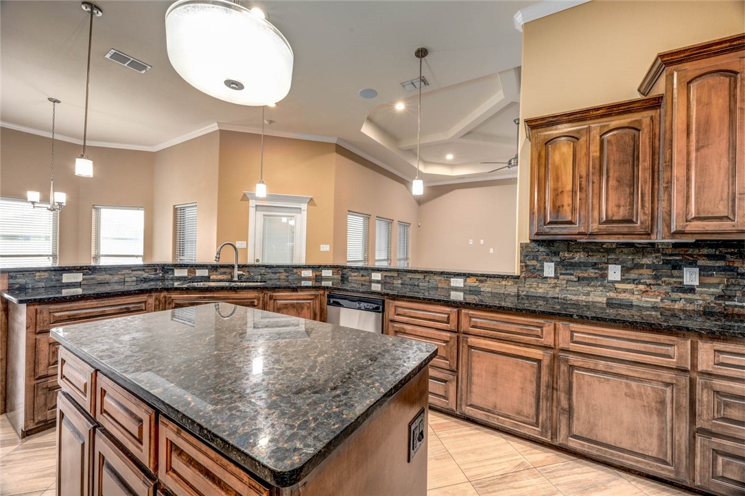 3702 E Lake Dr Property Photo 11