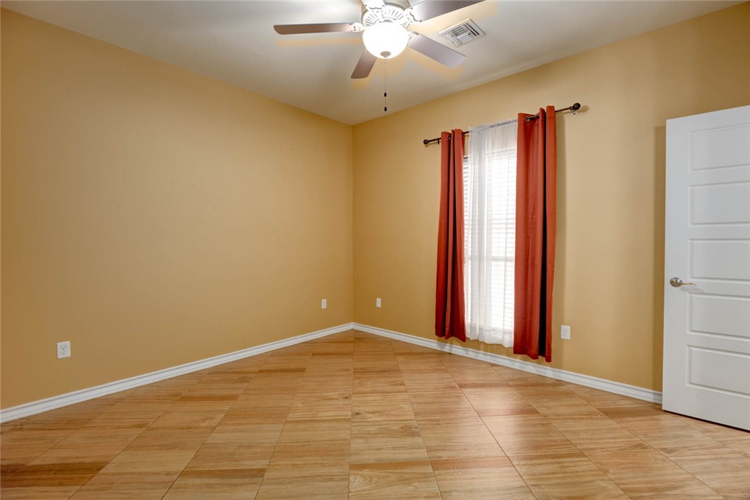 3702 E Lake Dr Property Photo 16