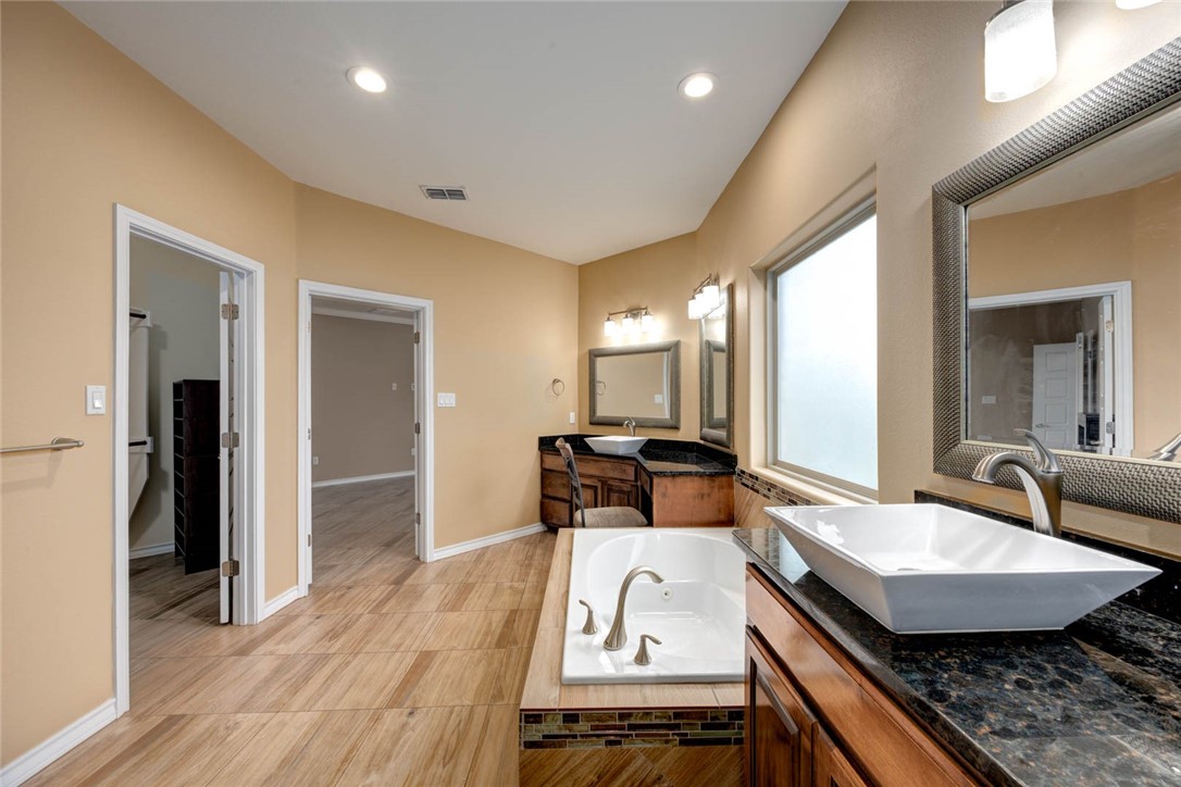 3702 E Lake Dr Property Photo 24