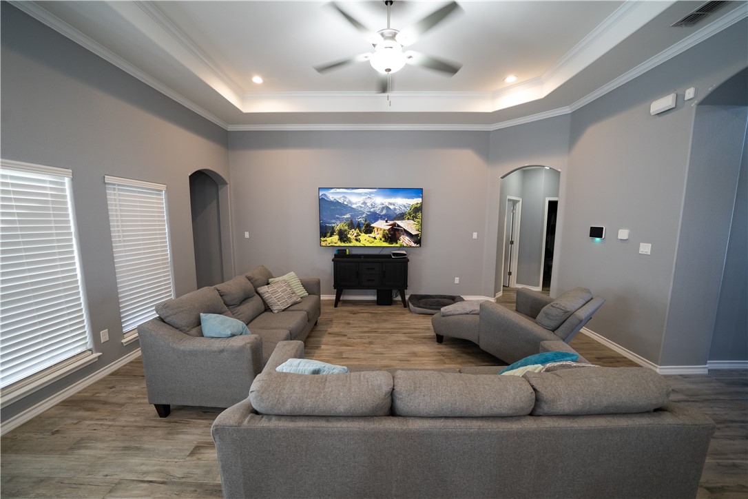 5709 Bella Di Giorno Dr Property Photo 4