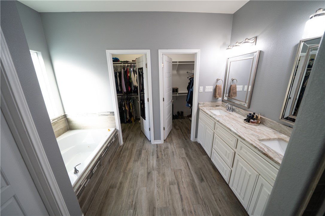 5709 Bella Di Giorno Dr Property Photo 12