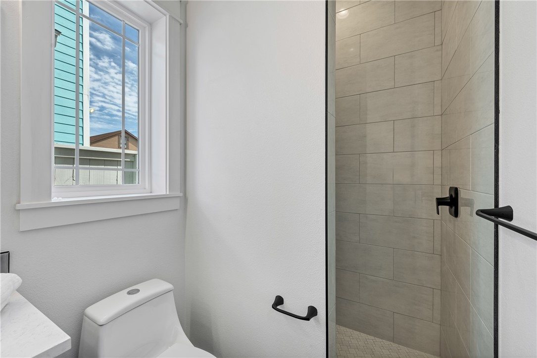 240 Nautilus St Property Photo 19