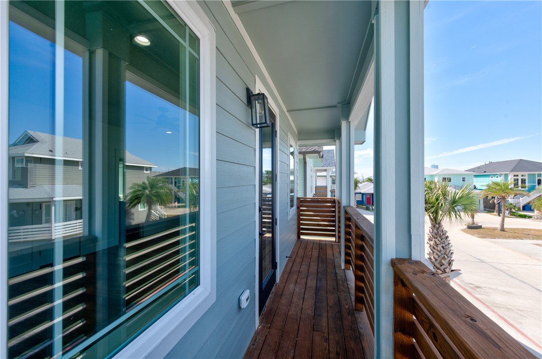 240 Nautilus St Property Photo 34