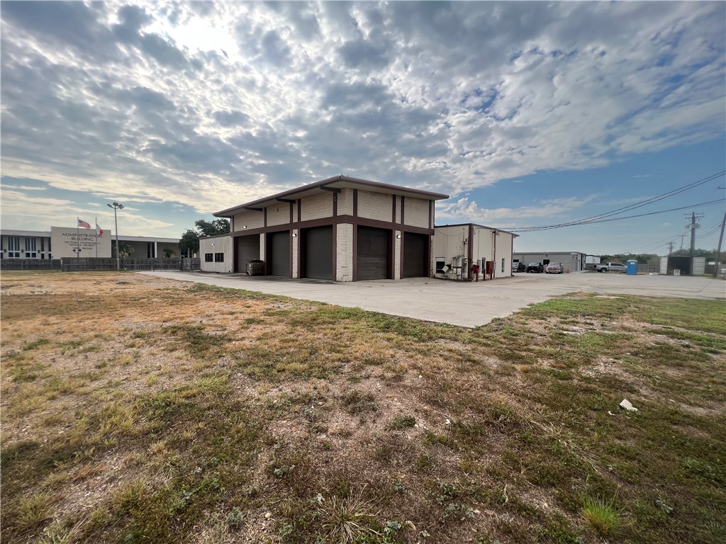 205 Profit Dr Property Photo 37