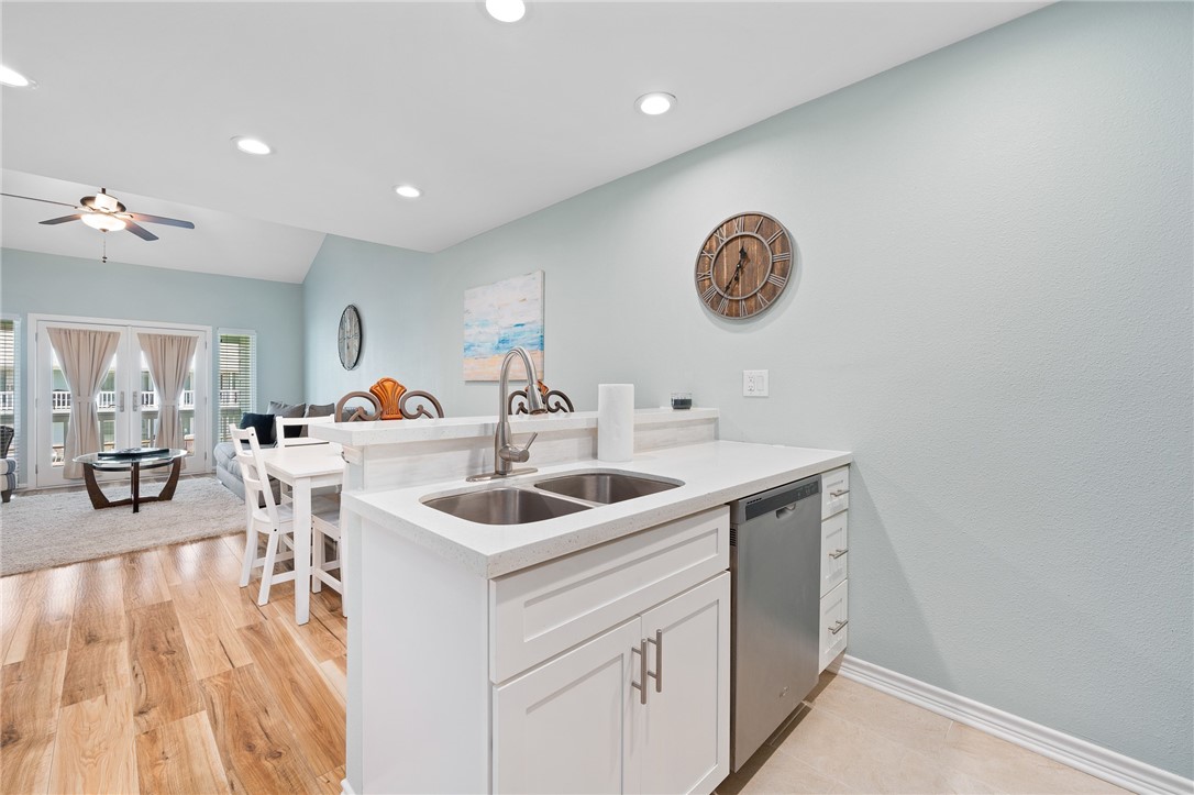 609 Lauderdale Dr Property Photo 8