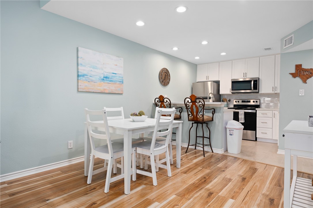 609 Lauderdale Dr Property Photo 11