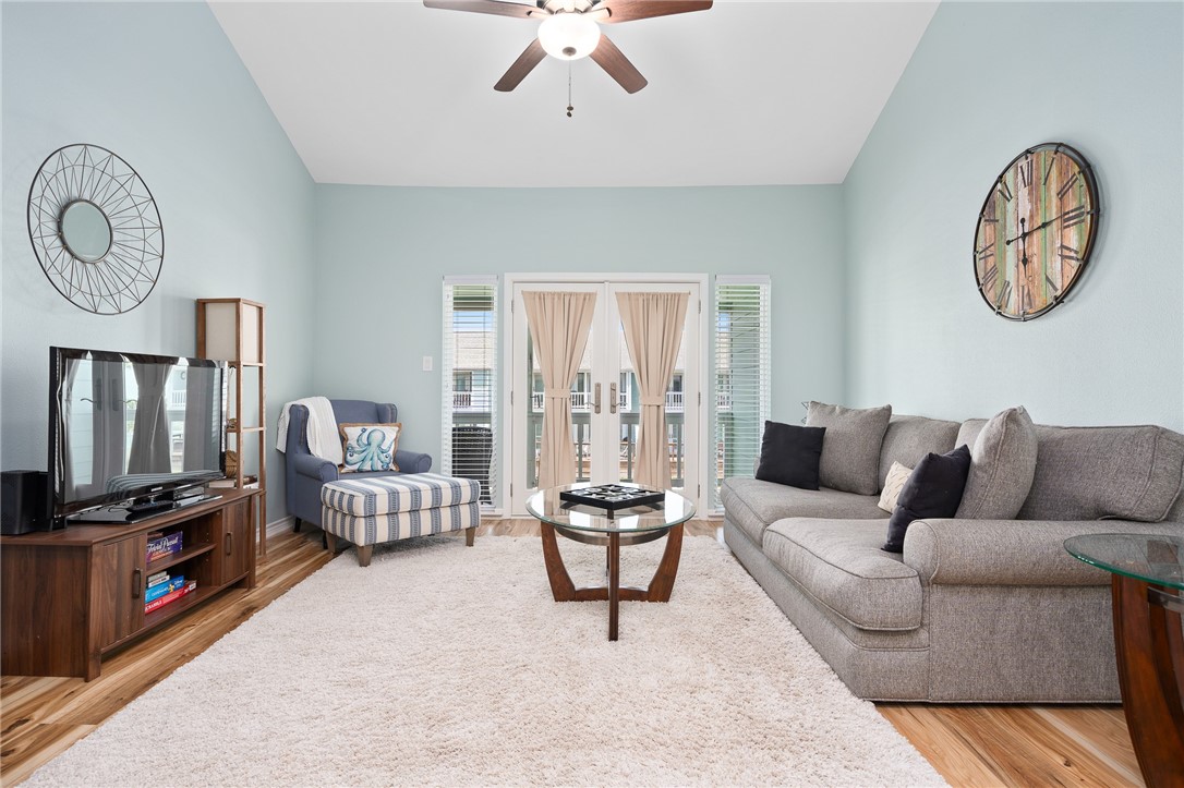 609 Lauderdale Dr Property Photo 12