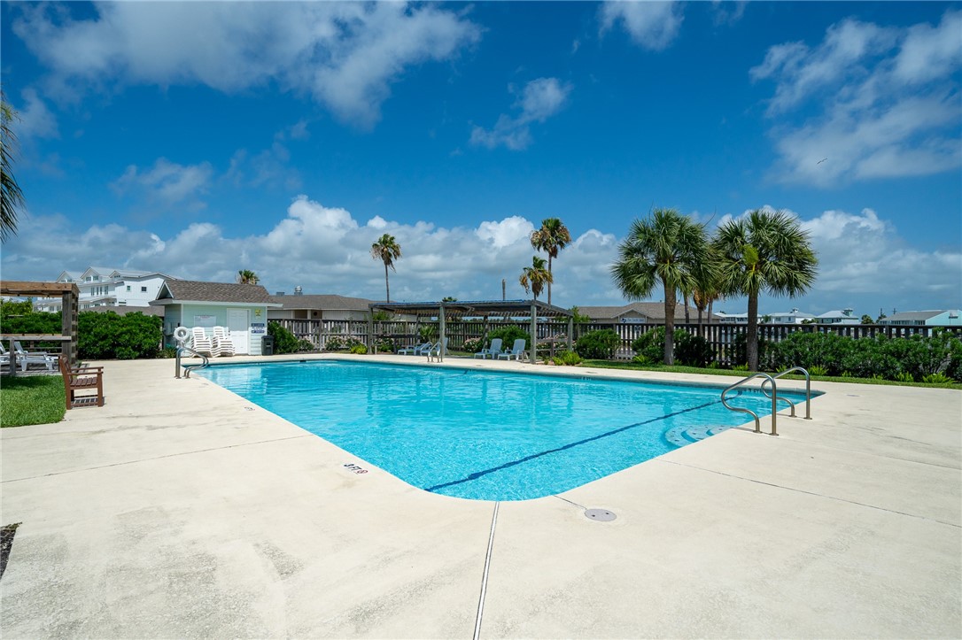 609 Lauderdale Dr Property Photo 32