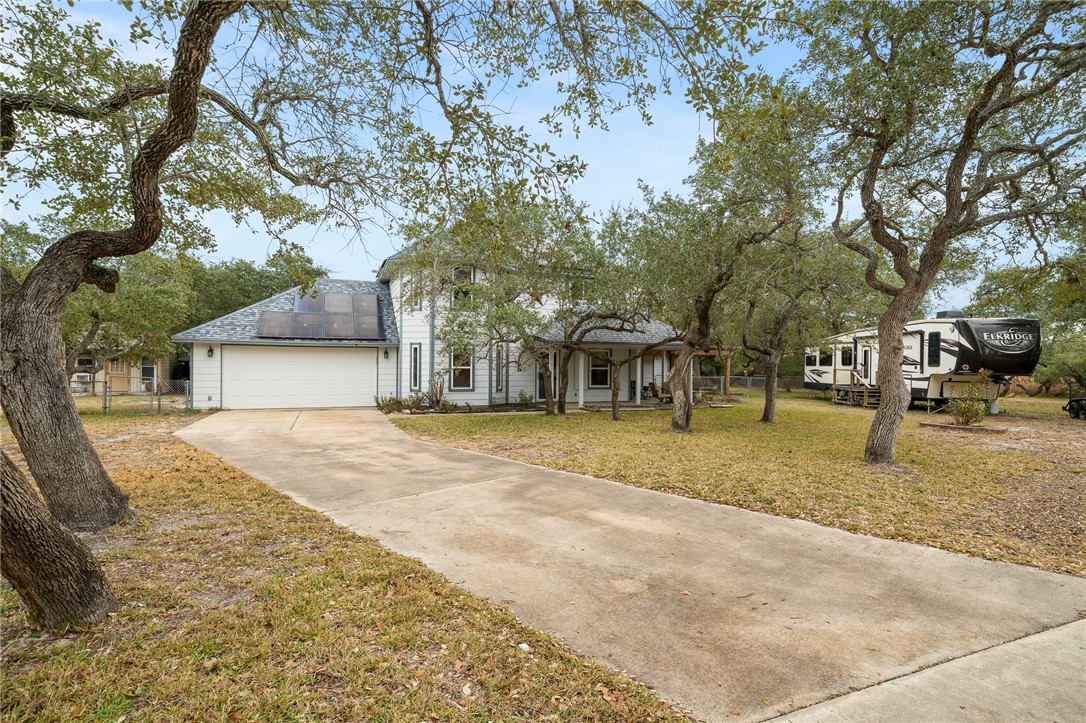 17 Circle Lake Dr Property Photo 3