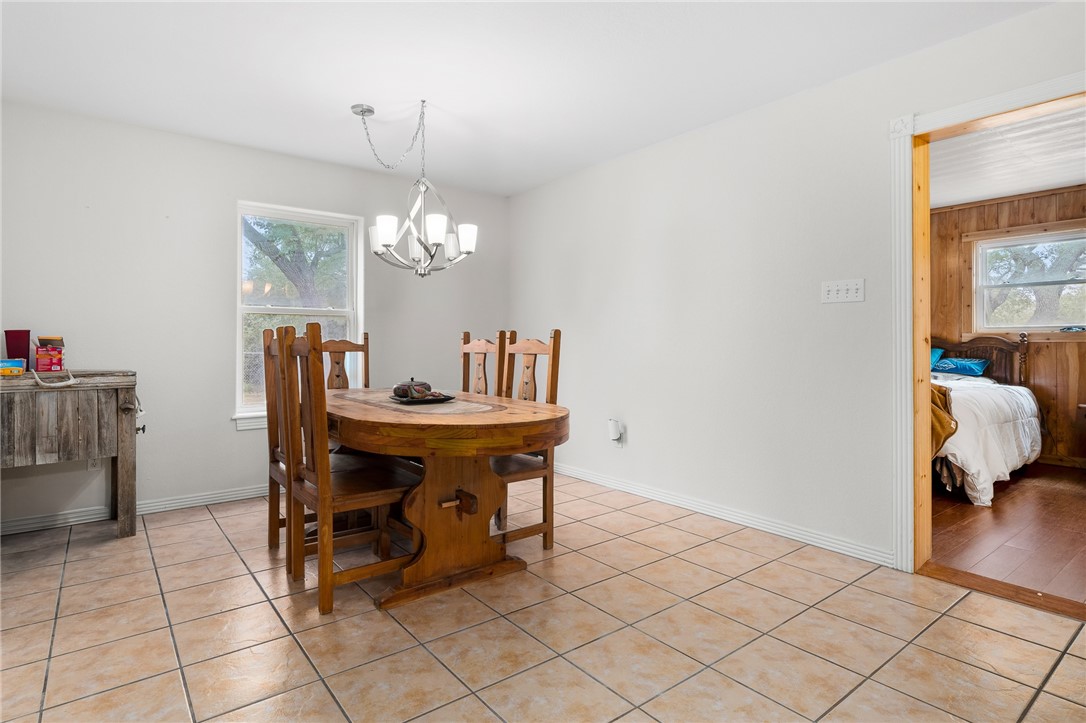 17 Circle Lake Dr Property Photo 8