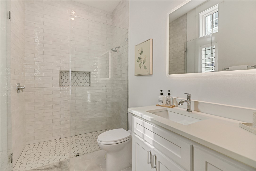 214 Lake Shore St Property Photo 22