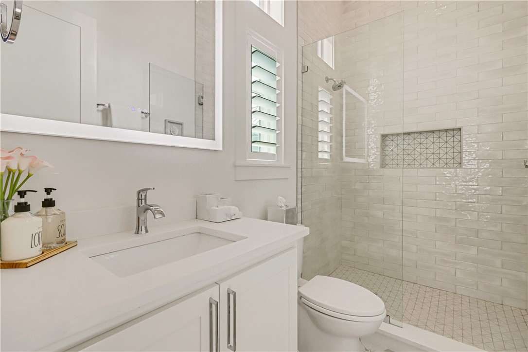 214 Lake Shore St Property Photo 30