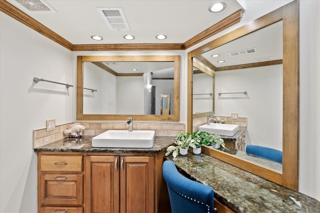6649 Seacomber Dr 505 Property Photo 17