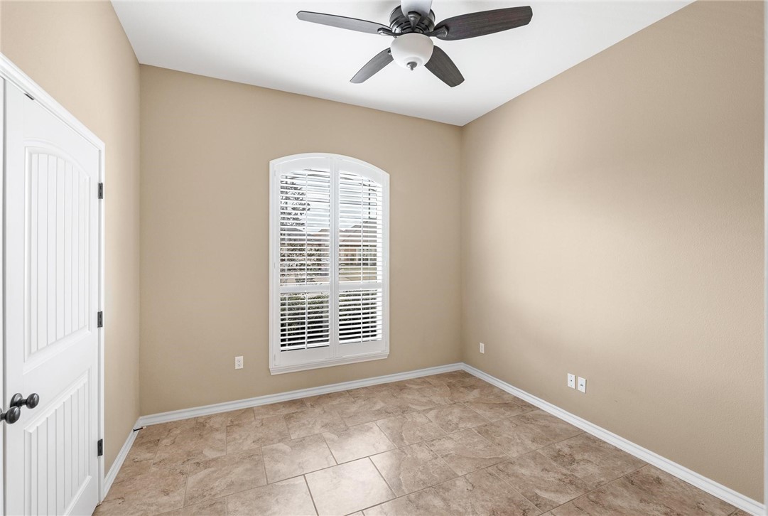 6858 Sir Moses Property Photo 21