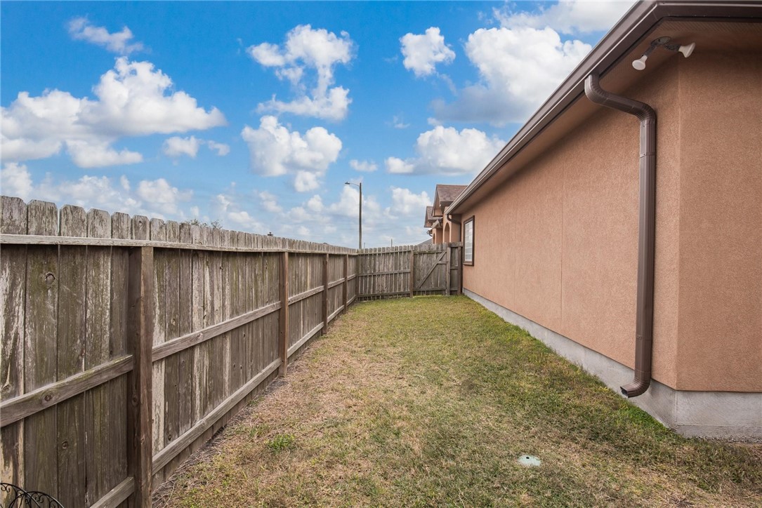 6858 Sir Moses Property Photo 37