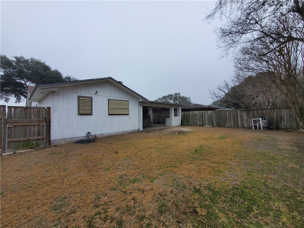 1901 Thames Dr Property Photo 8