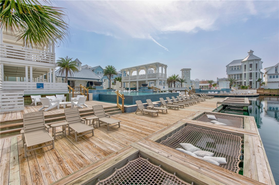 400 Coastline Dr Property Photo 10