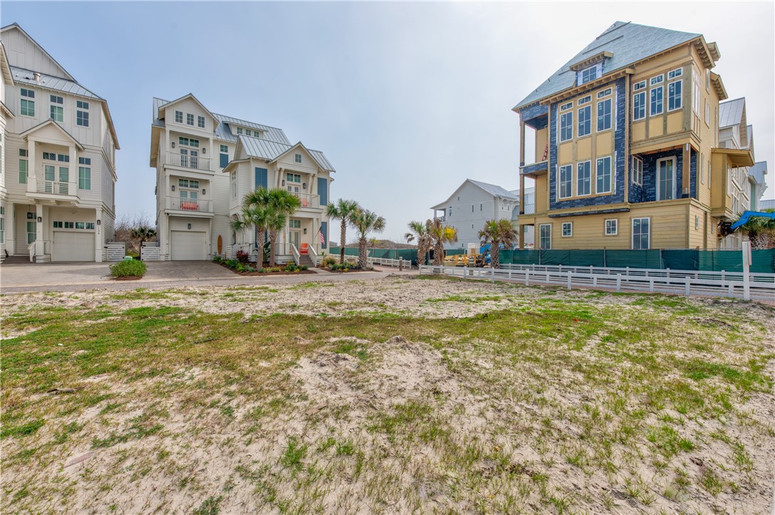 400 Coastline Dr Property Photo 16