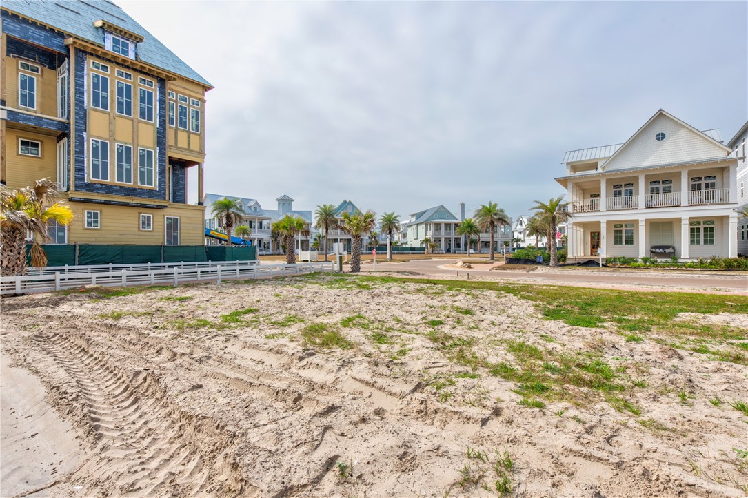 400 Coastline Dr Property Photo 18