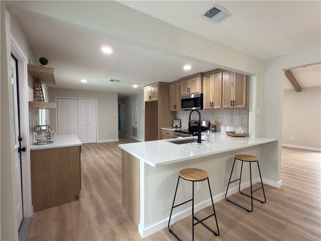 6826 Lumberdale Circ Property Photo 18