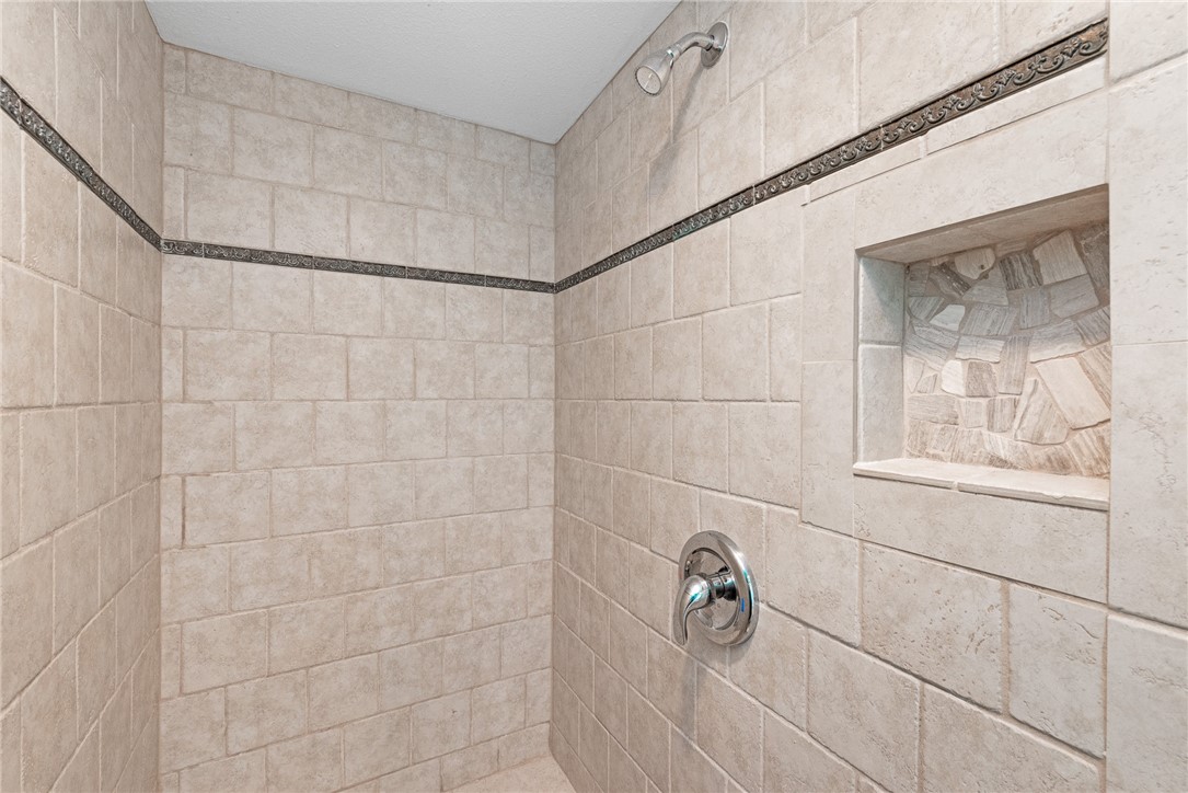 14810 Windward Dr 512 Property Photo 18