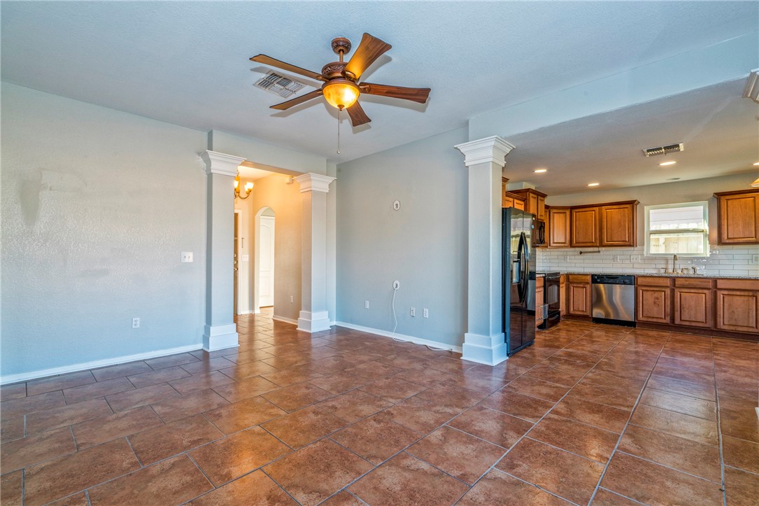 1725 Barlow Trail Property Photo 8